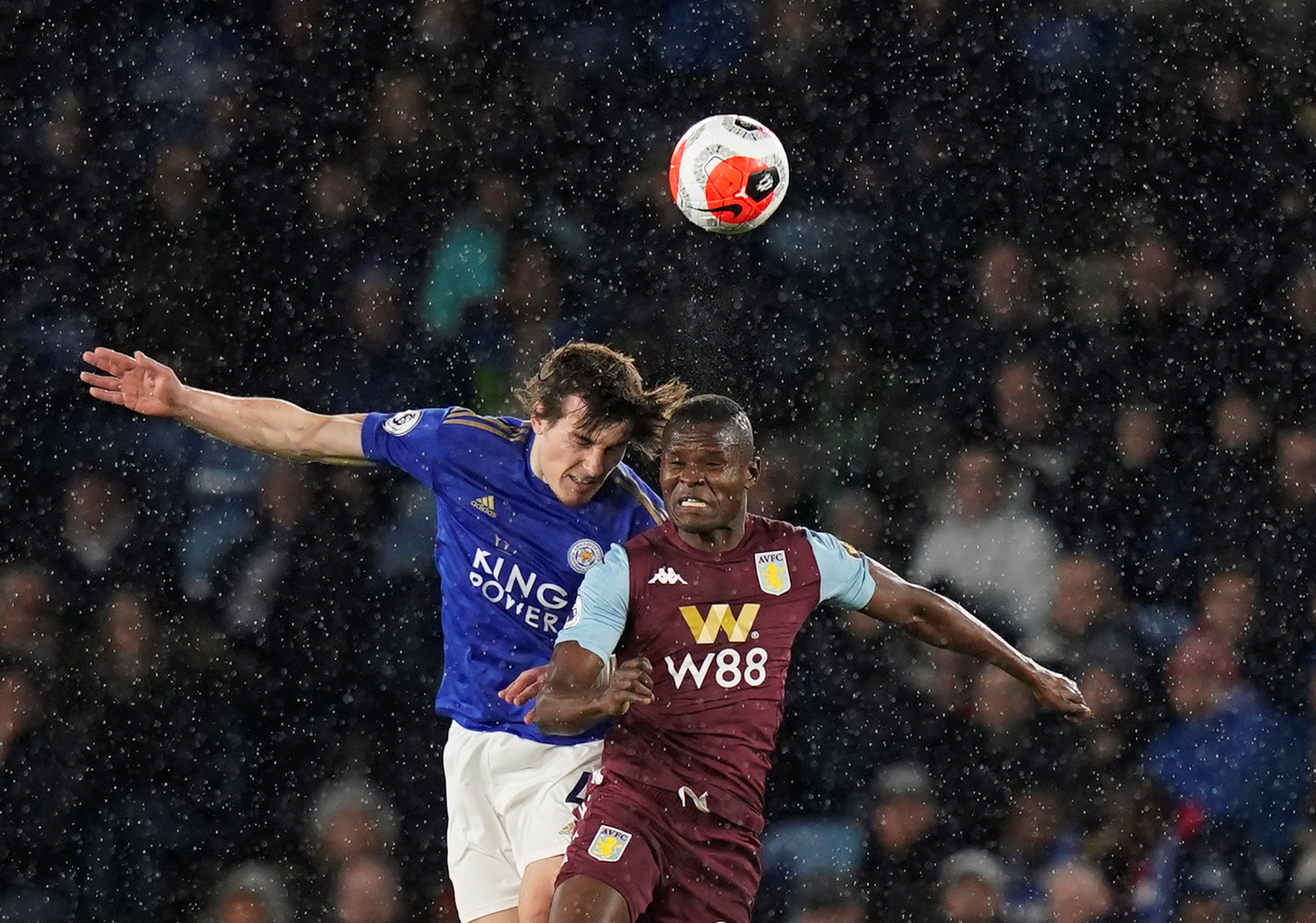 篮球赛场上 篮球赛场上