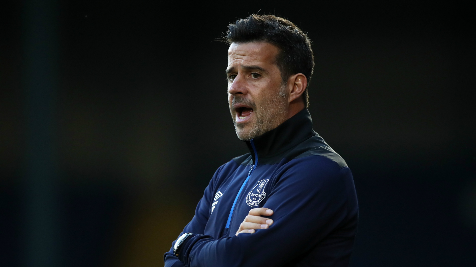 着身边的同 着身边的同